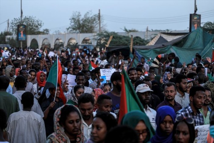 Suudi Arabistan ve BAE ortak heyeti Sudan'da