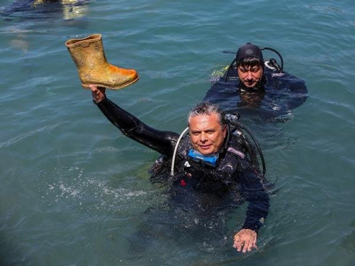 Antalya'da denizin dibi temizlendi