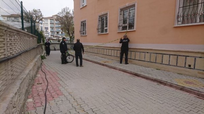 Konya'da 5'inci kattan düşen çocuk hayatını kaybetti