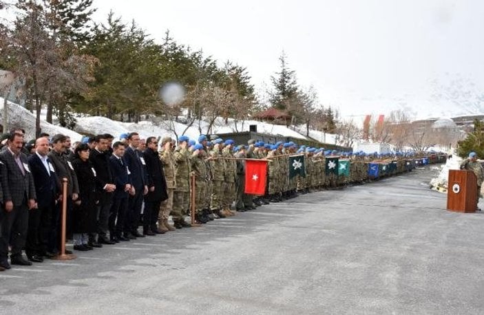 Hakkari şehitlerine veda töreni