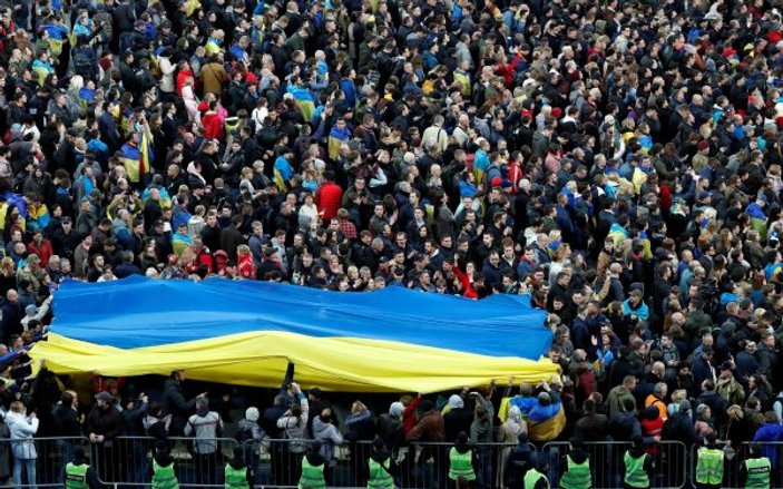 Ukrayna yarın ikinci kez sandık başına gidecek