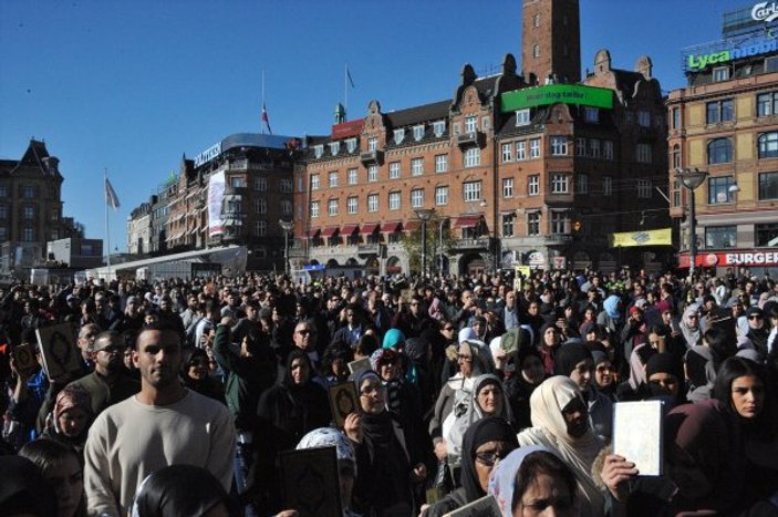 Danimarka'da kutsal kitaplara saygı yürüyüşü