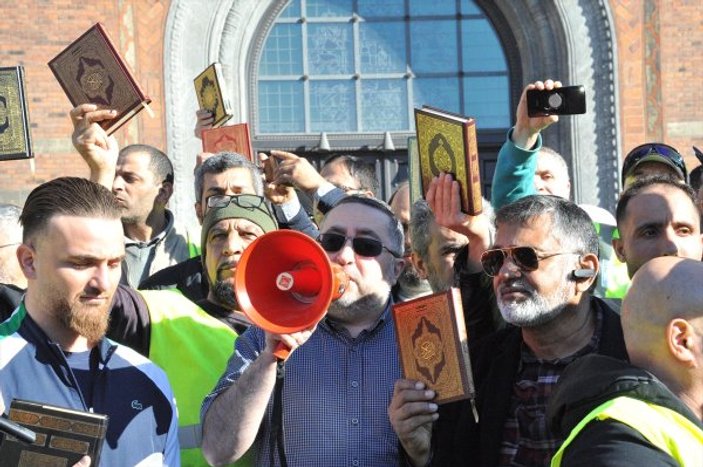 Danimarka'da kutsal kitaplara saygı yürüyüşü