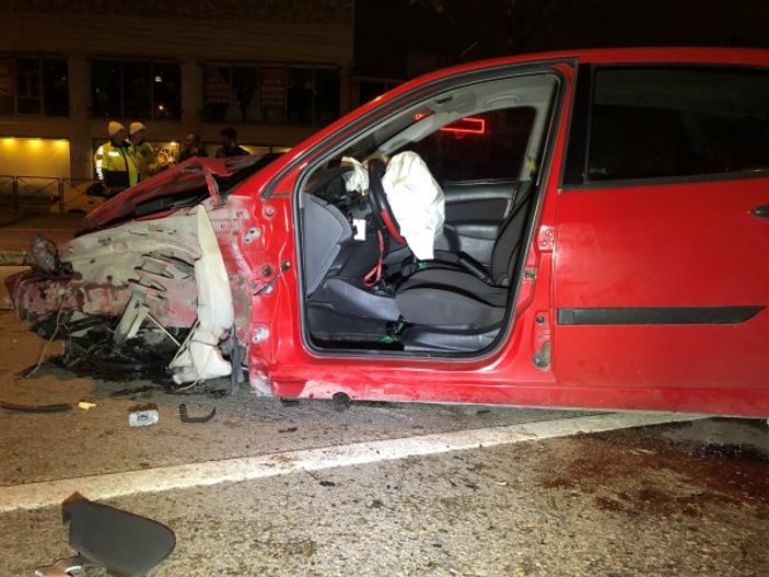 Kaza yerindeki 5 kişiye başka bir araç çarptı