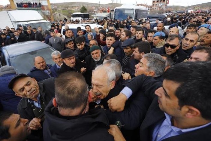 Kemal Kılıçdaroğlu'na şehit cenazesinde saldırı