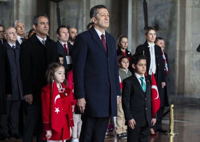 23 Nisan törenleri Anıtkabir'de