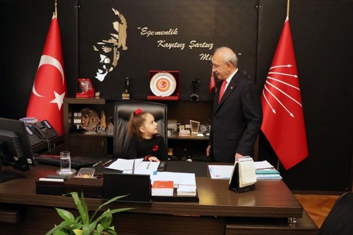 CHP Genel Başkan koltuğuna şehit kızı oturdu