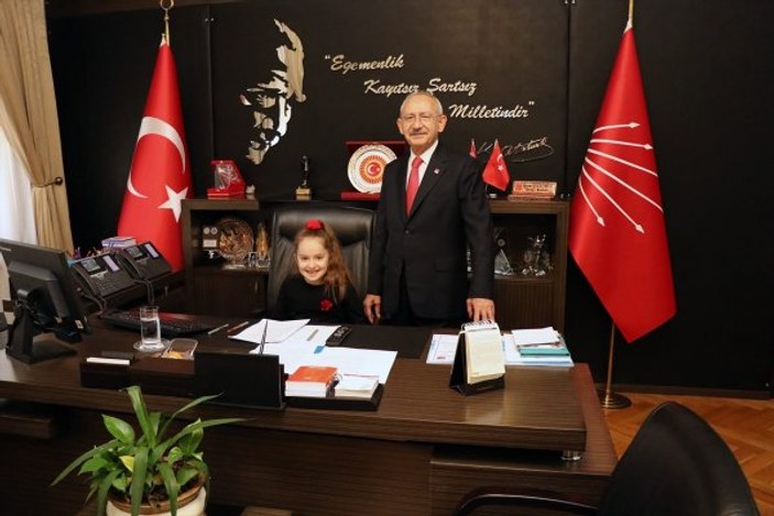 CHP Genel Başkan koltuğuna şehit kızı oturdu