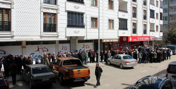 Hayvancılığın merkezi Erzurum'da ucuz et kuyruğu