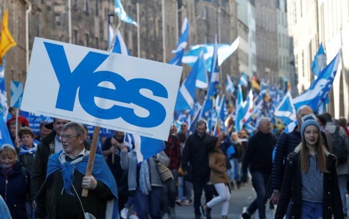 İskoçya bağımsızlık için referanduma başvuracak