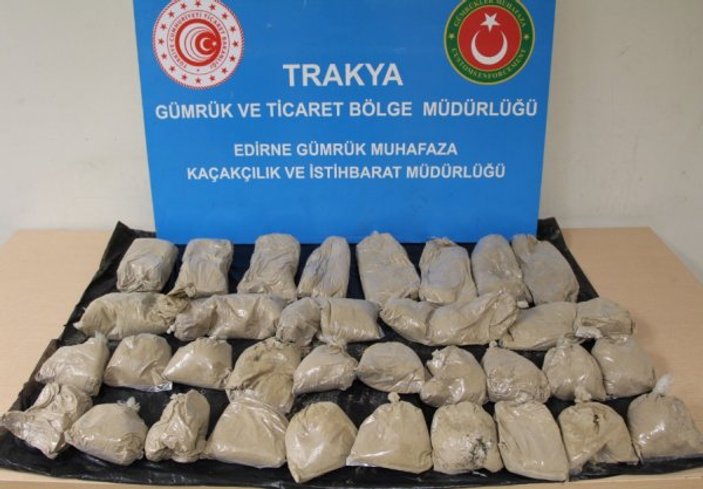 Edirne'de araba motorunda 11.4 kilogram eroin yakalandı