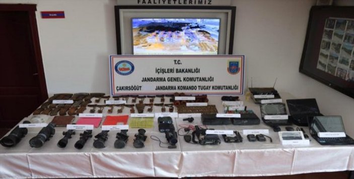 Şırnak'ta PKK'ya ait 36 sığınak ve barınak imha edildi