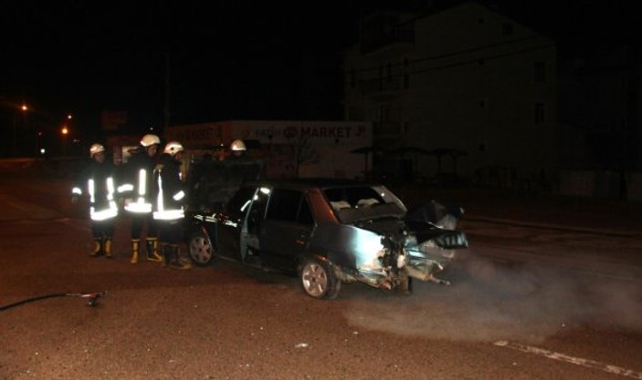 Kaza yapan aracın LPG tankı patladı: 3 yaralı