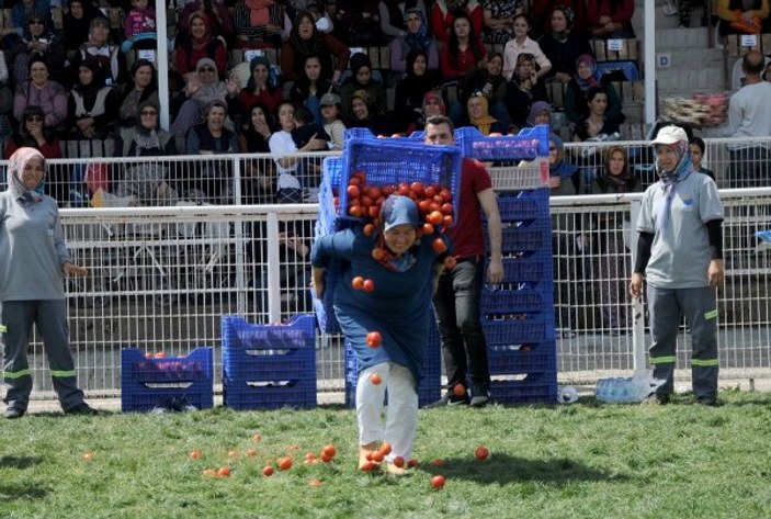 Antalya'da kadınlar arası domates yarışması