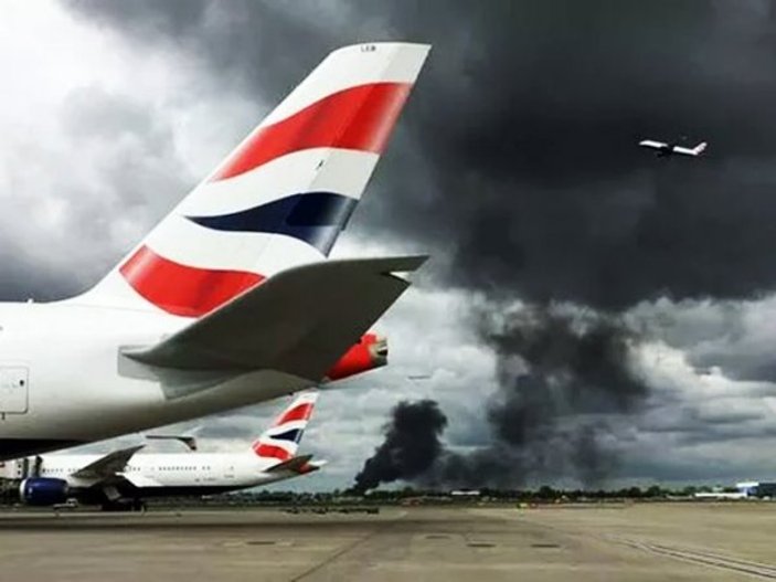 Londra’da havalimanı yakınındaki bir depoda yangın