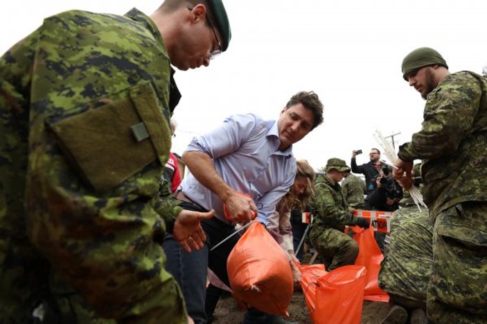 Sel felaketi gönüllüleri Başbakan Trudeau’yu haşladı