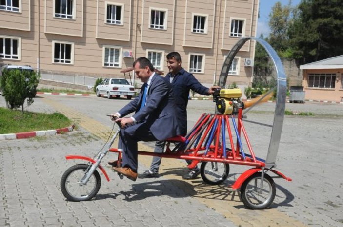Osmaniye'de hurda parçalardan paramotorlu 'bisiklet' yaptılar