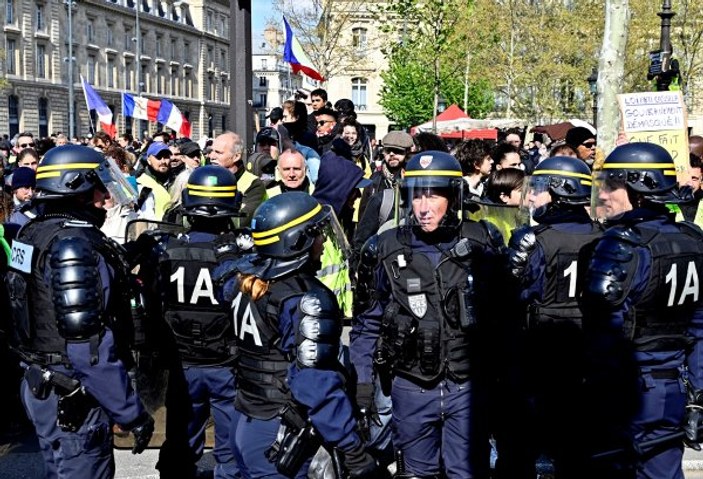 Fransa'da polis intiharlarına karşı birim kuruldu