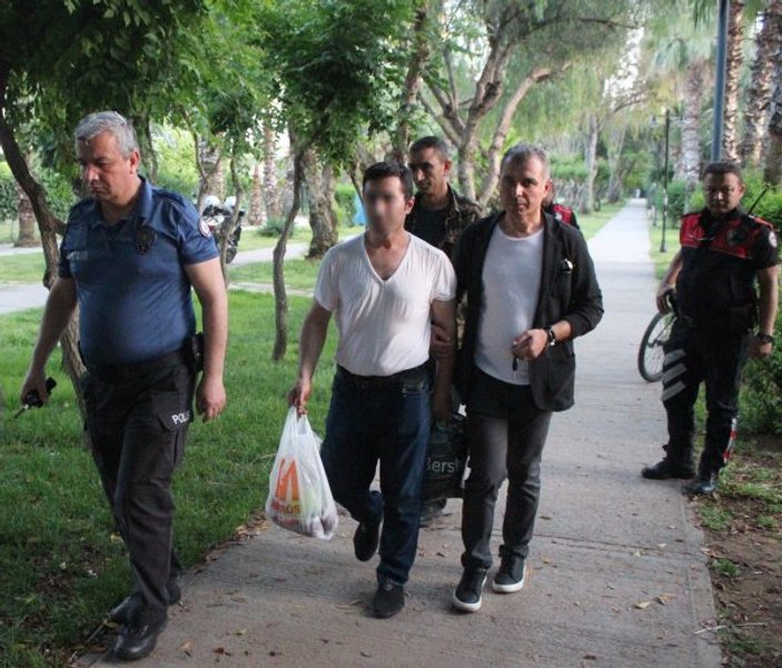 Antalya'da kadın kılığına giren babaya gözaltı