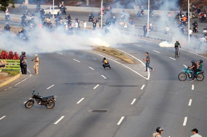 Venezuela Devlet Başkanı Maduro: Asker kandırıldı