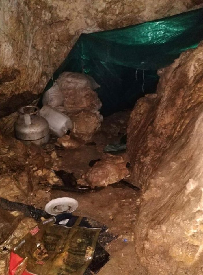 Şırnak'ta 3 katlı mağara imha edildi