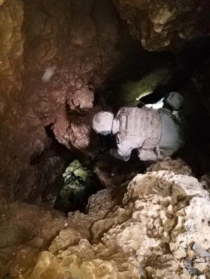 Şırnak'ta 3 katlı mağara imha edildi