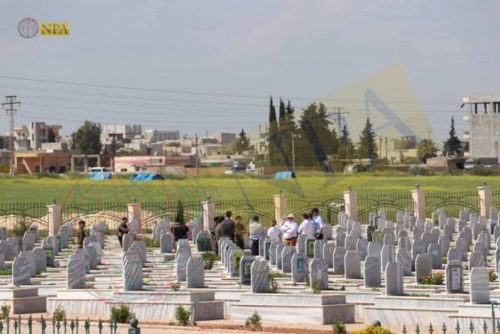 İngiliz diplomat ve askerler YPG mezarını ziyaret etti