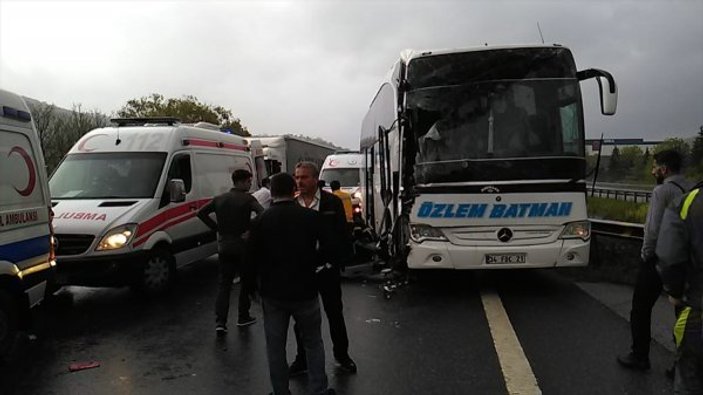 Düzce'de yolcu otobüsü ile tır çarpıştı: 7 yaralı