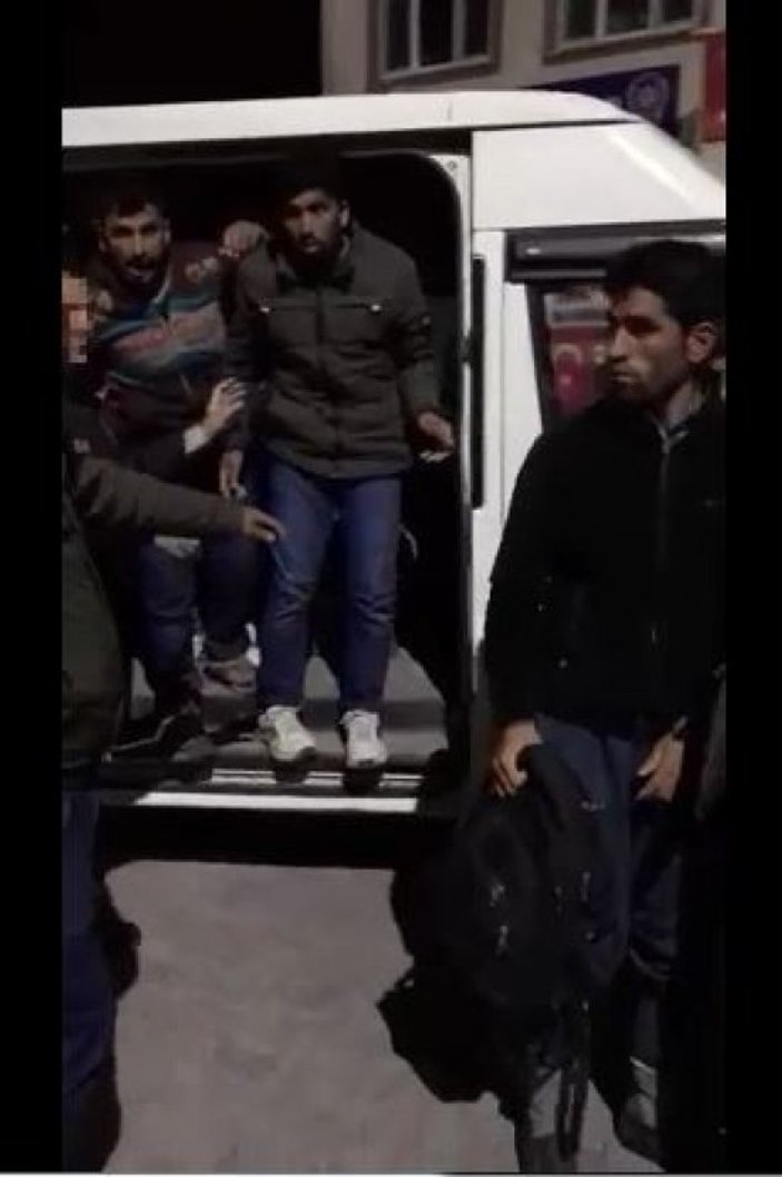 Kaçak göçmenleri sığdırmak için koltukları söktüler
