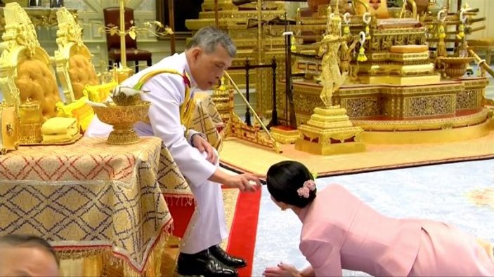 Tayland Kralı, generalini kraliçesi yaptı