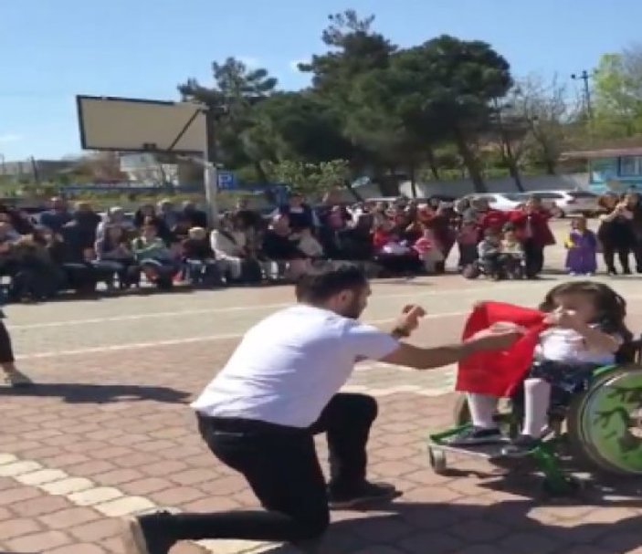 Samsun’da öğretmenin engelli öğrenciyle dansı
