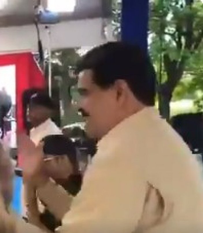 Darbecilere karşı zafer kazanan Maduro'dan dans