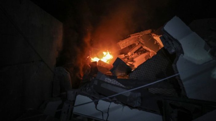 İsrail, Gazze'de AA'nın ofisinin de olduğu binayı vurdu