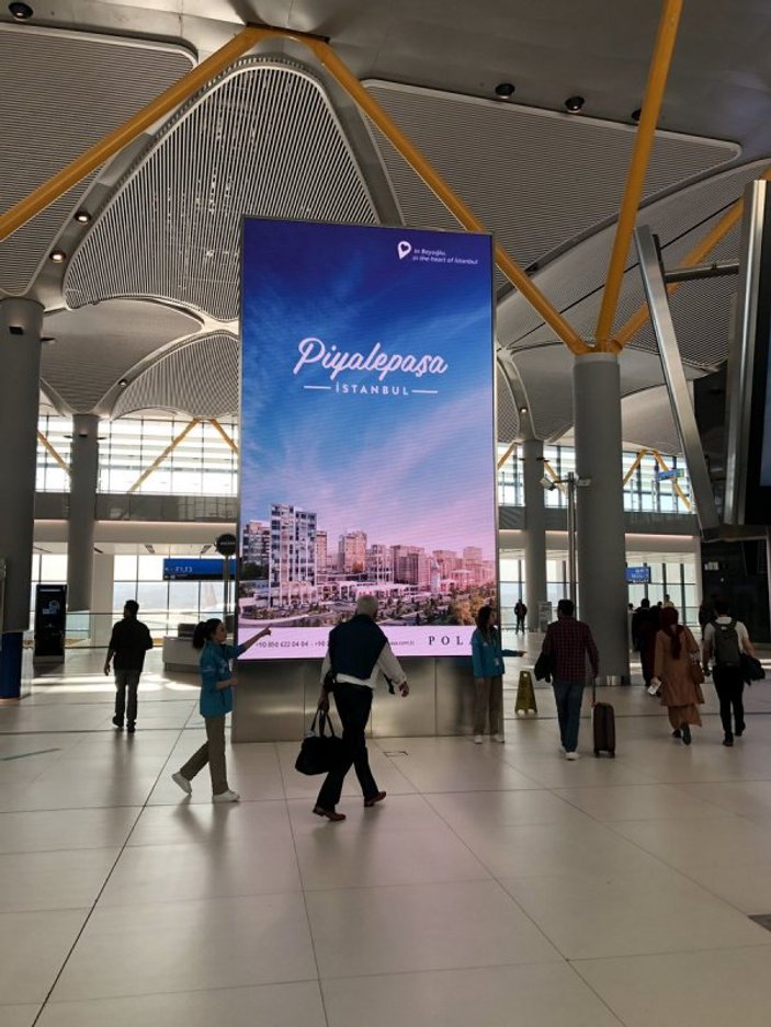 İstanbul Havalimanı'nda vatandaşlık reklamı