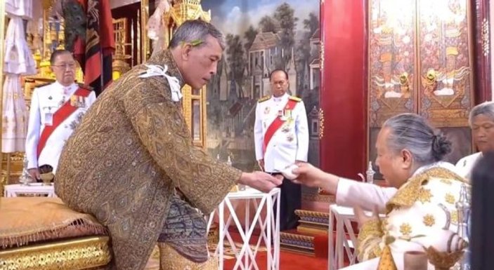 Tayland Kralı'nın taç giyme töreni
