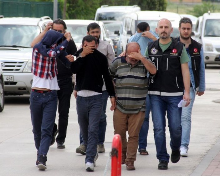 Adana polisi sokak satıcılarına göz açtırmadı