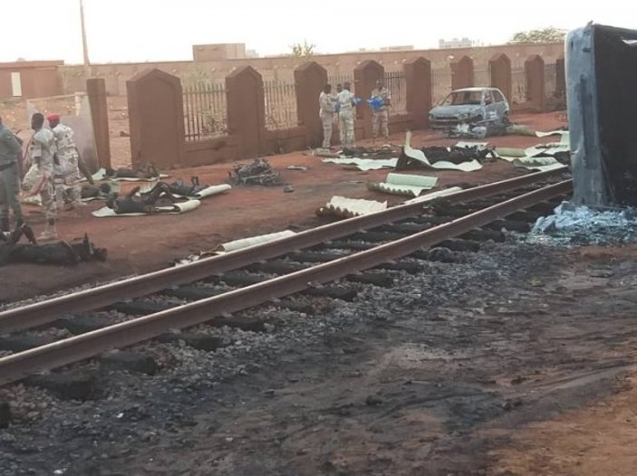 Nijer'de yakıt tankeri patladı: 55 ölü