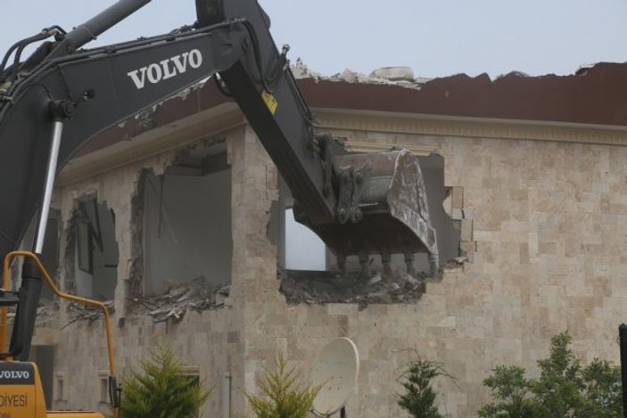 Bodrum’da milyon dolarlık villalar yıkıldı