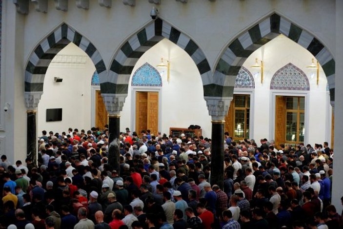 Büyük Çamlıca Camii'nde ilk teravih