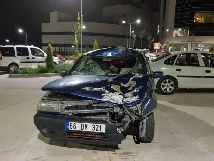 Tokat'ta kaza yapan otomobille hastaneye gittiler
