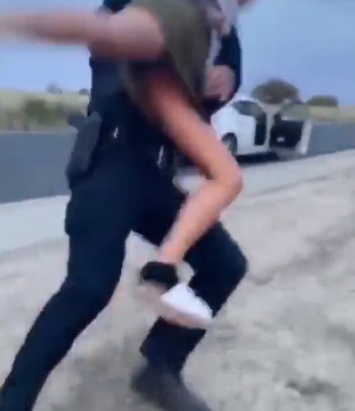 ABD polisi siyahi kadını yere çarptı