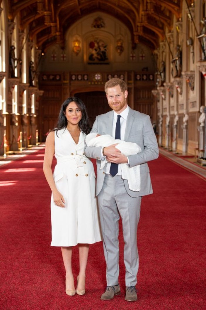 Prens Harry ve Meghan Markle'dan bebekli ilk fotoğraf
