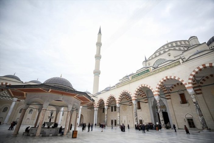 İstanbullular Çamlıca Camisi'ne akın etti