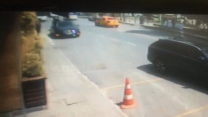 Beşiktaş'ta geri manevra yapan sürücü yaşlı çifte çarptı