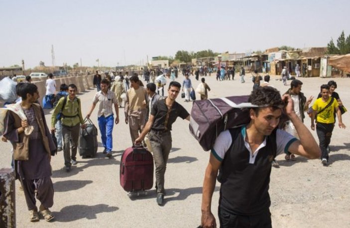 İran'dan Afgan mültecileri göndeririz tehdidi