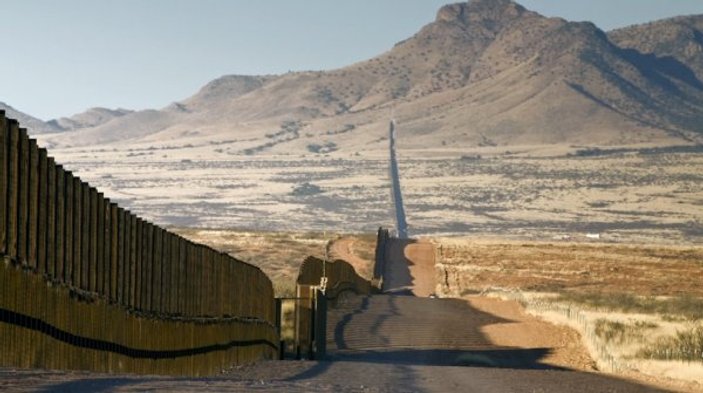 Pentagon yardım fonunu Meksika duvarına harcayacak