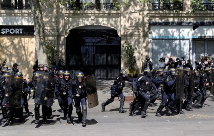 Fransa sokaklarında polis şiddetini her geçen gün artırıyor