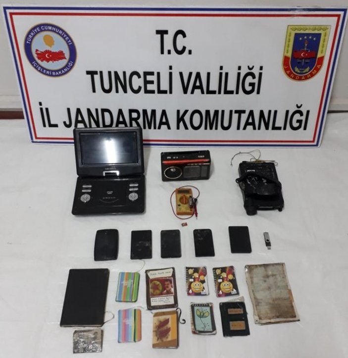 Tunceli’de teröristlere ait 3 sığınak imha edildi