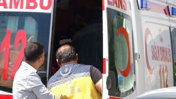 Bursa'da 4 gencin bulunduğu araç hurdaya döndü: 1 yaralı