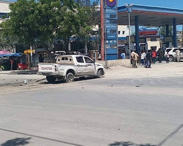 Somali’de Türk mühendisin aracına bombalı saldırı